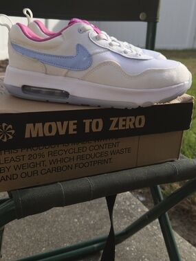 Nike Air Max Low-Top Sneakers in White with Light Blue Swoosh & Pink Lining